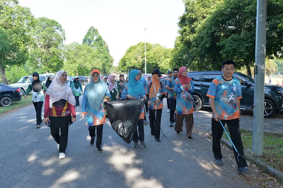 Plogging Jabatan Trek Joging