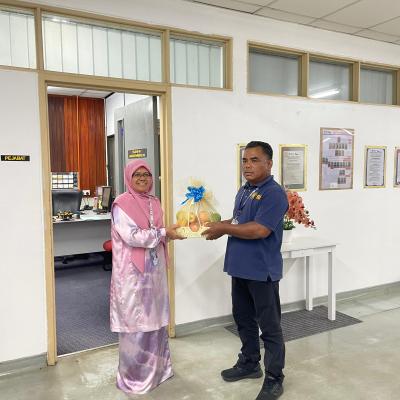 Farewell En Azman Dr. Ruzilawati Wakil Staf Akademik2
