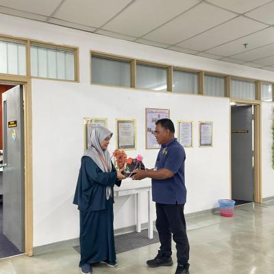 Farewell En Azman Pn Norzihana Wakil Staf Makmal2