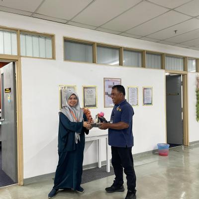 Farewell En Azman Pn Norzihana Wakil Staf Makmal