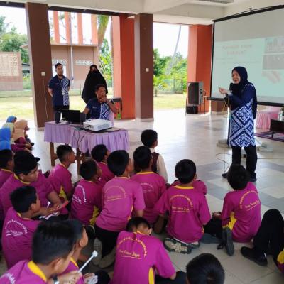 Penceramah Dr. Wan Nazirah