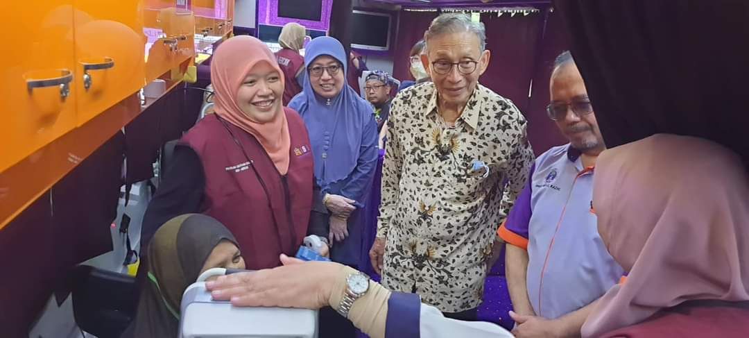 Gambar lawatan dalam bas